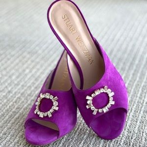 NEW STUART WEITZMAN PURPLE. CRYSTAL SUEDE JEWELY MULES TO DIE FOR!!